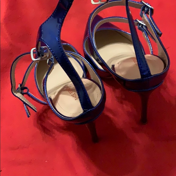 Shoes - Picture 4 of 6